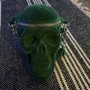 Kill star skull velvet purse